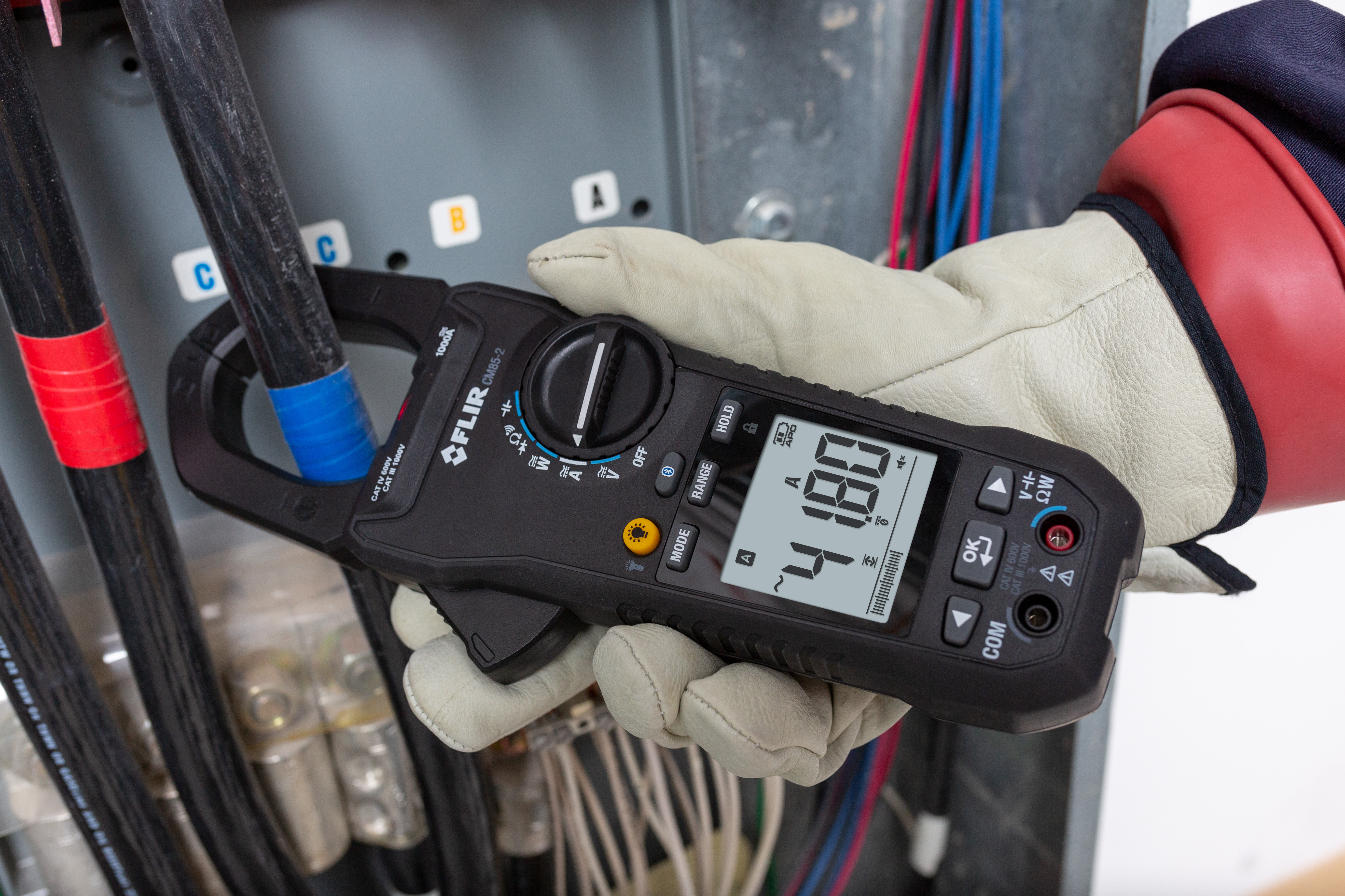 CM85-2_electrician2.jpg