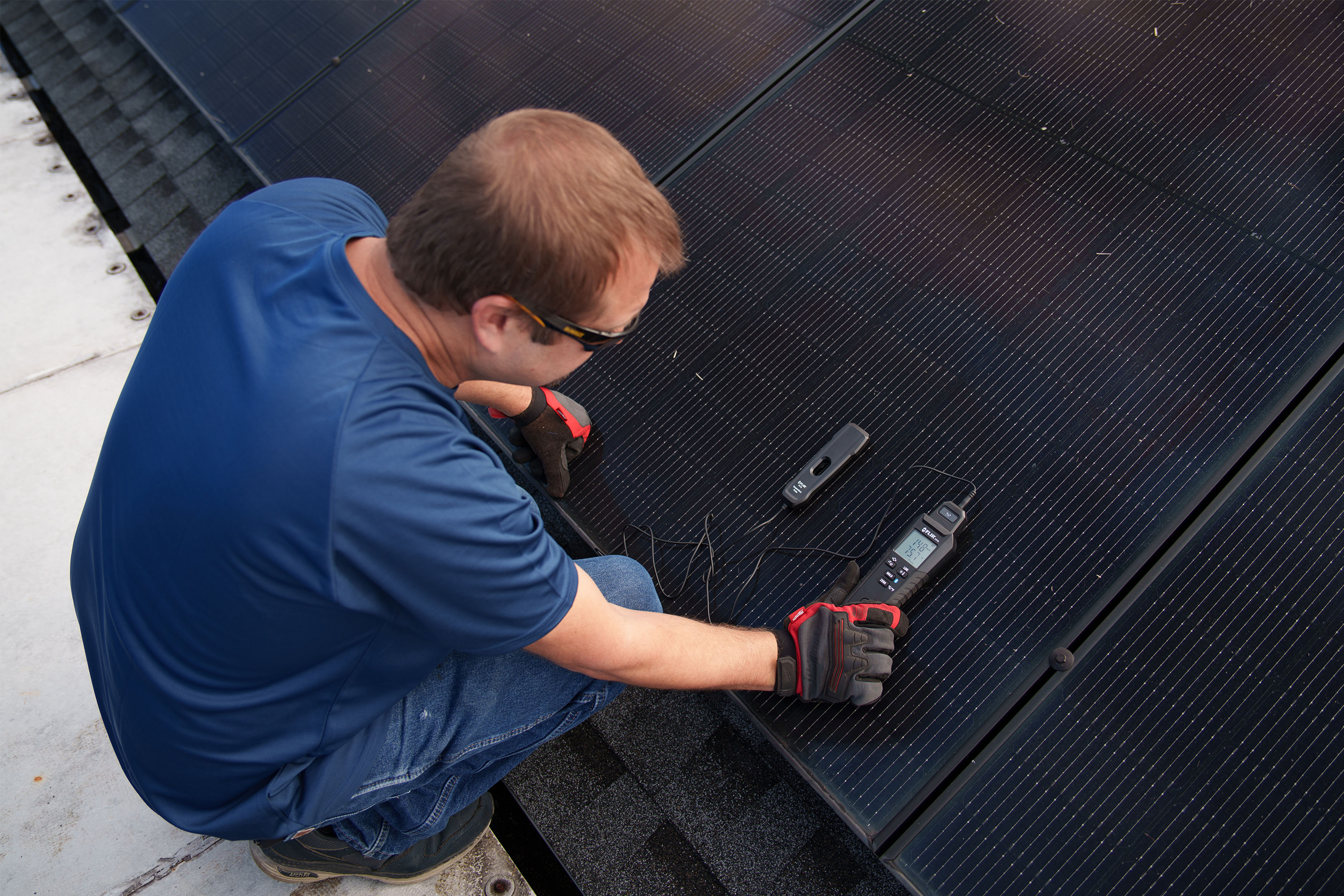 PV78-app_plus-temp-reading_roof-solar.jpg